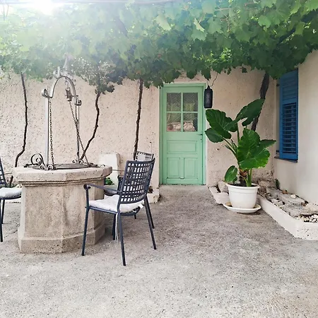 Mediterranean House With Private Garden Near Crikvenica Prázdninový dům Drivenik
